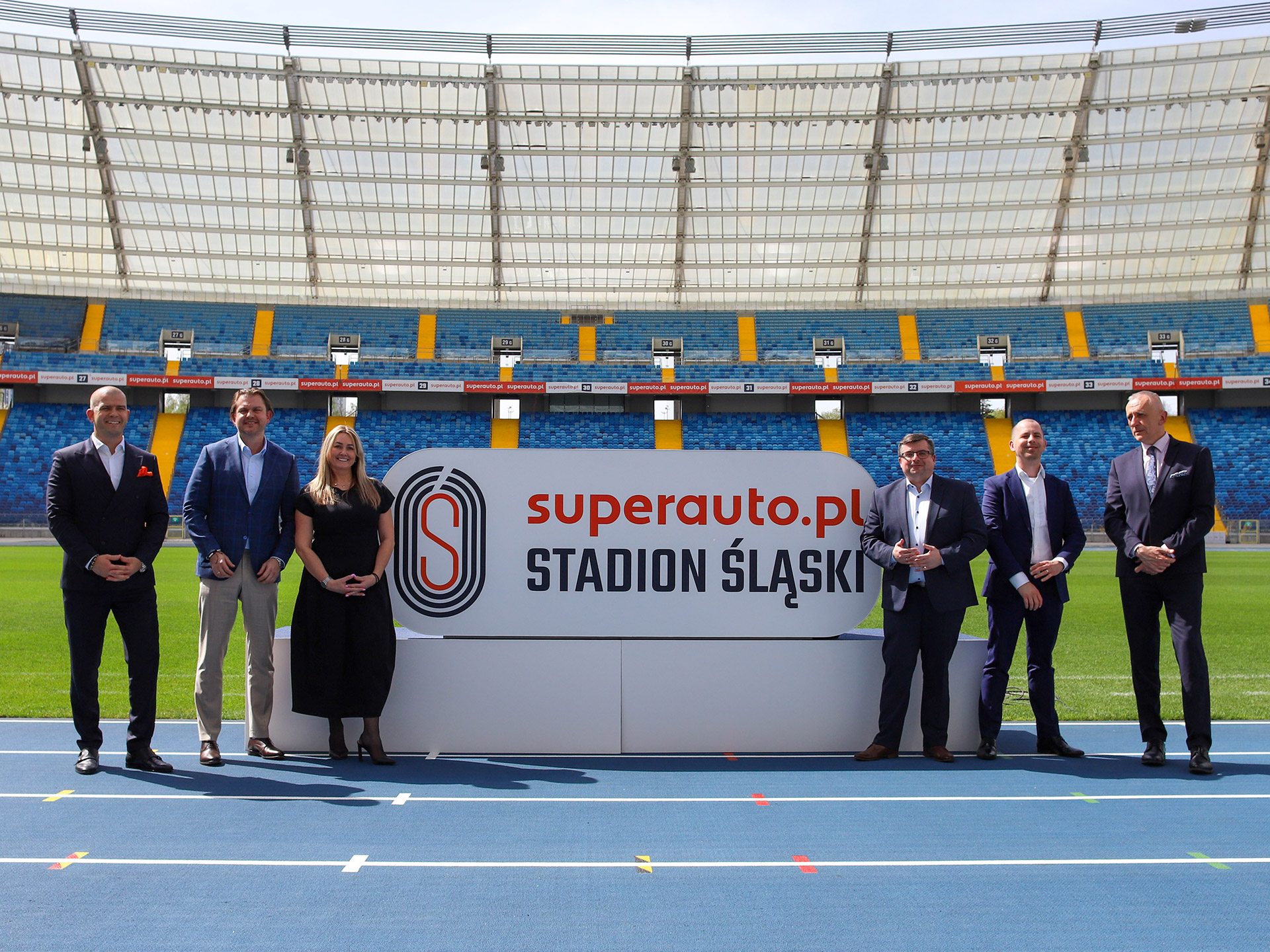 Bartosz Chojnacki – Wiceprezes Superauto.pl, Kamil Makula – Prezes Superauto.pl, Adam Strzyżewski – Dyrektor Superauto.pl Stadionu Śląskiego, Anna Sobolewska-Wac - Kierownik ds. Marketingu Superauto.pl Stadionu Śląskiego, Leszek Pietraszek – Wicemarszałek Województwa Śląskiego, Adam Rogaliński – VP Corporate Development Wirtualna Polska Holding.